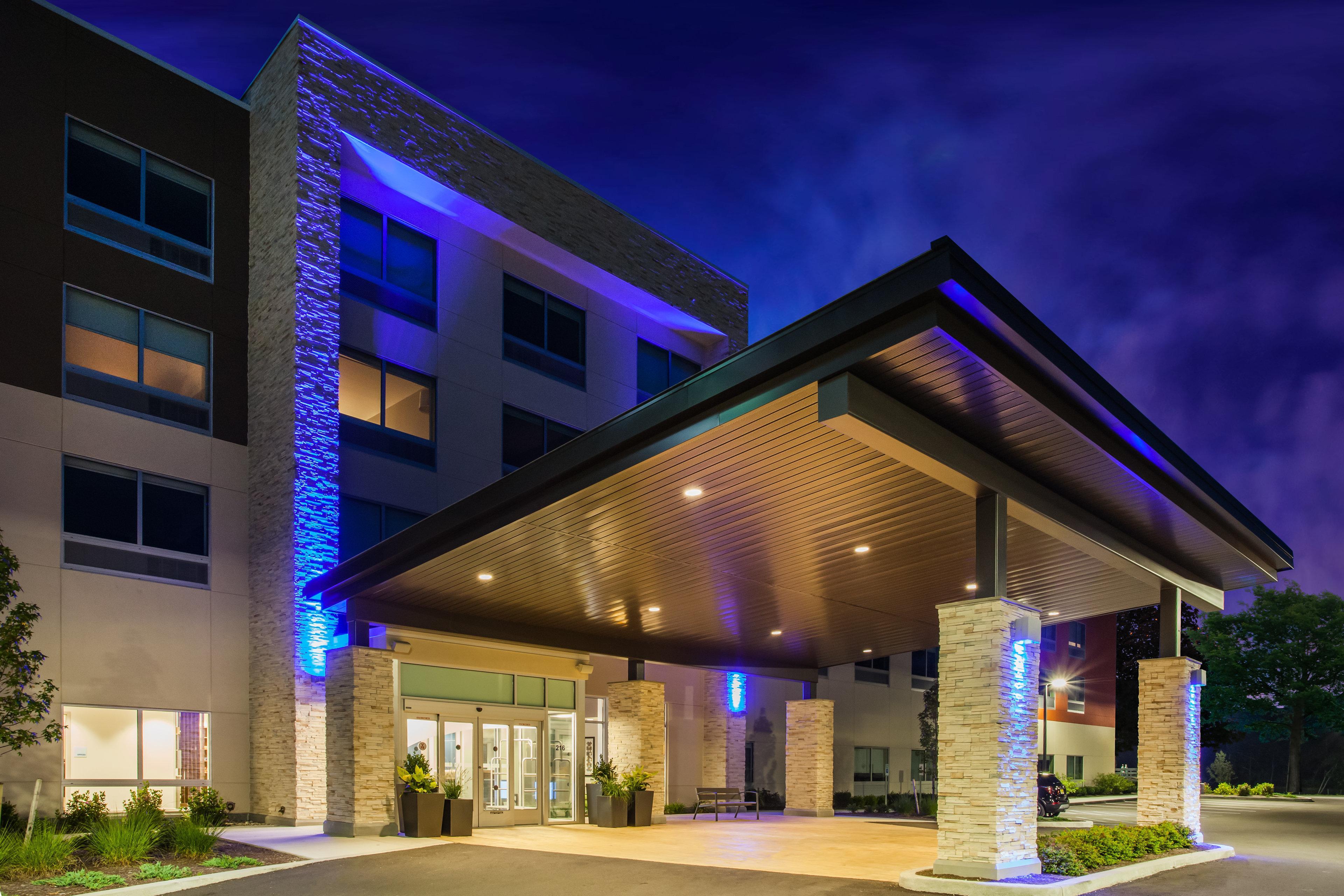 Holiday Inn Express Queensbury-Lake George Area By Ihg Exterior foto